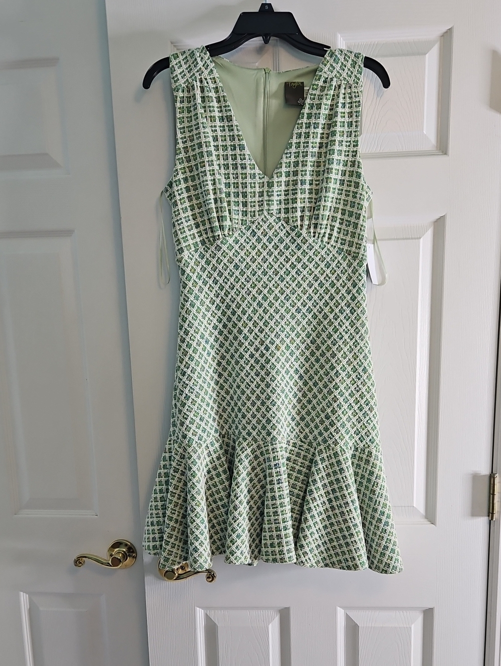 Taylor Light Green Patterned V-Neck Sleeveless Mini Dress